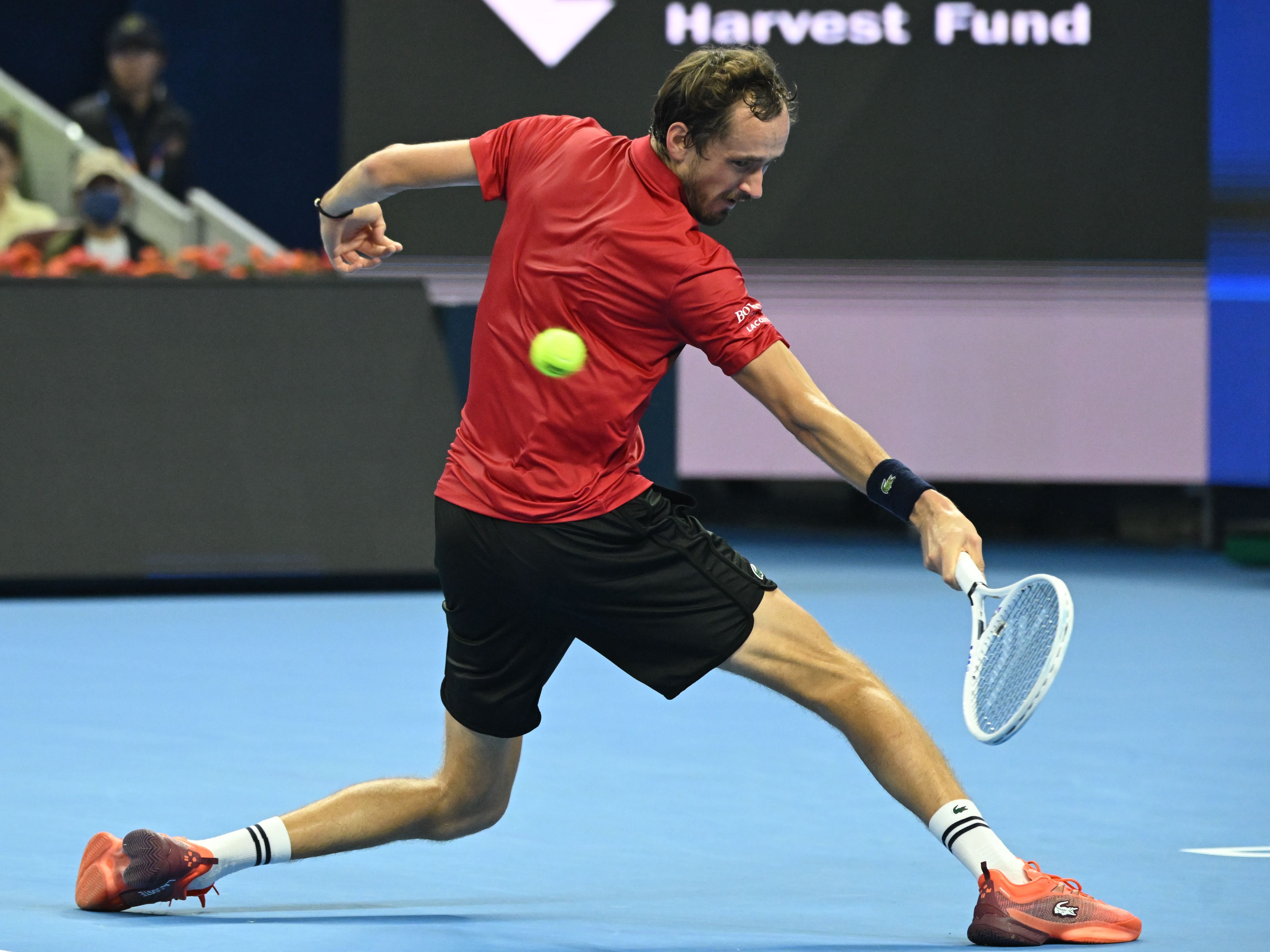 米兰体育-法国网球队轻取德国网球队,梅德韦杰夫统治全场的简单介绍