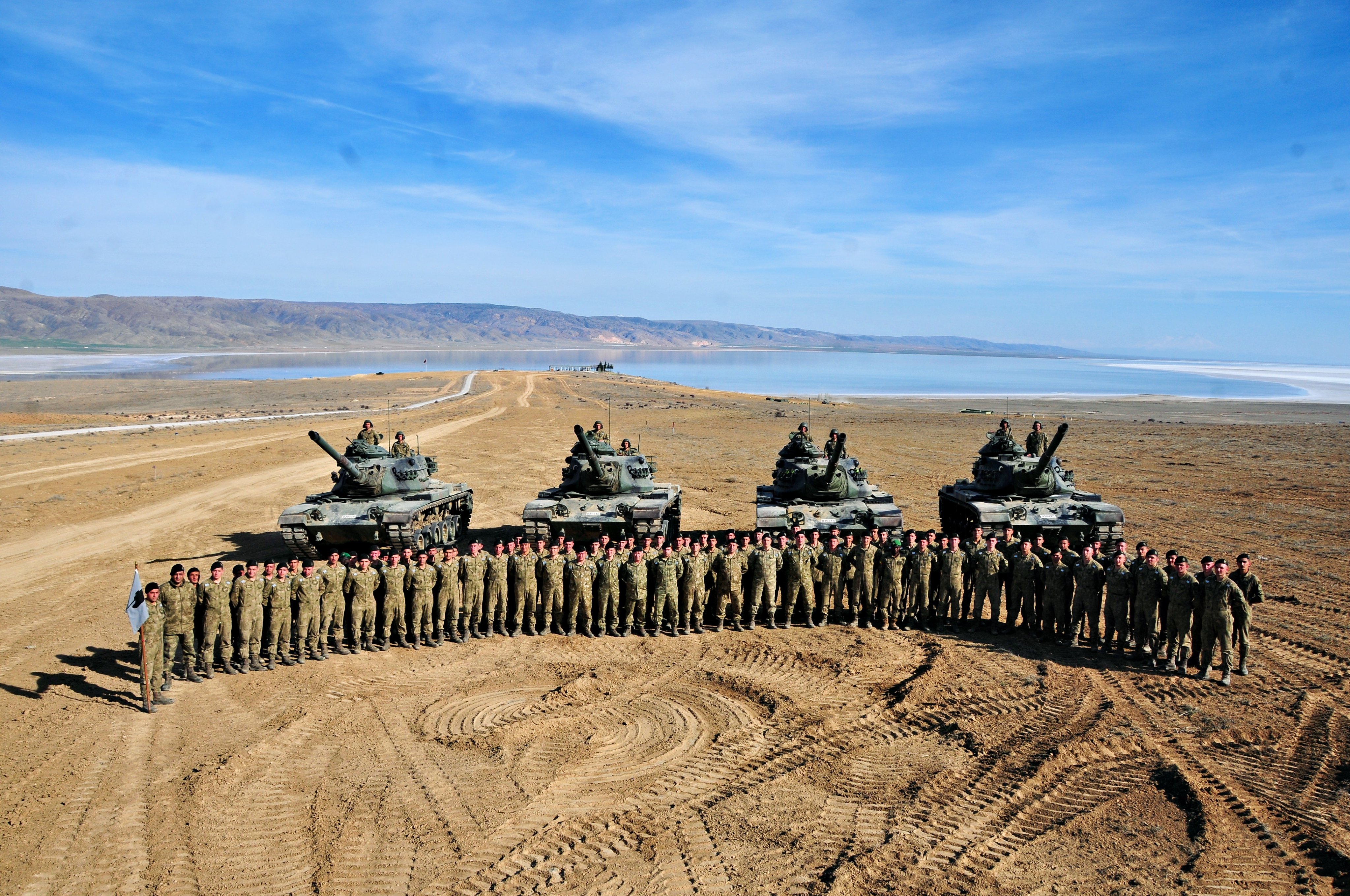 土耳其队紧追不舍,成功杀入八强 土耳其队紧追不舍,成功杀入八强
