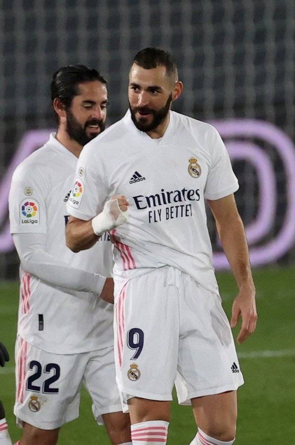 包含摩洛哥逆转丹麦，卡塞米罗刷新纪录的词条